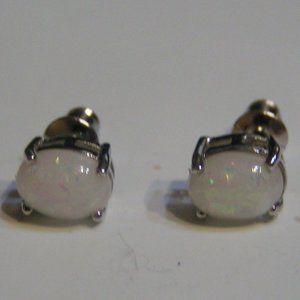 NWOT Oval White Fire Opal MM Stud Earrings